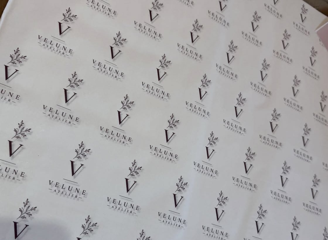 Papel seda personalizado de um ateliê de perfumaria